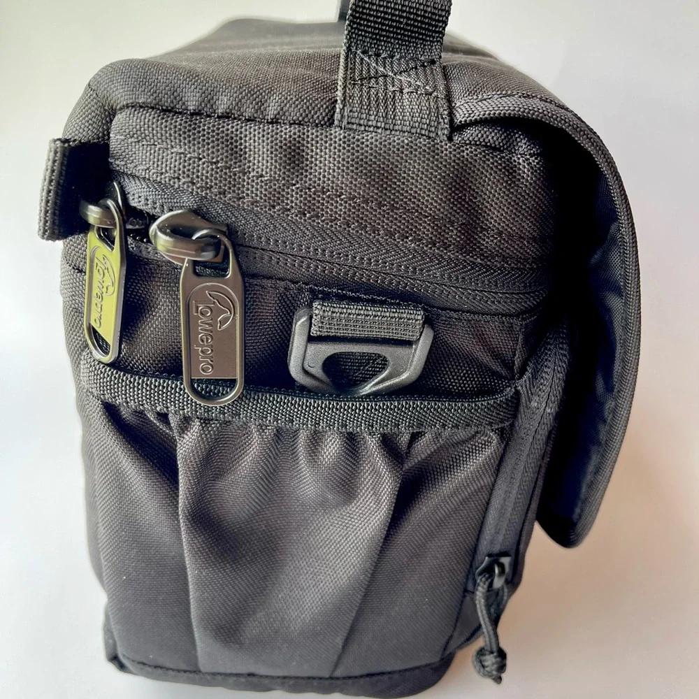 NWT- Lowepro Adventure 140 Camera Bag